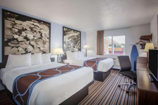 Super 8 by Wyndham Washington - Washington - 0