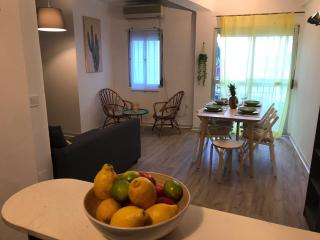Cactus 2 bedroom Apartment on Calle San Miguel Minutes from the beach BY NAMASTE ELITE - Torremolinos - 0