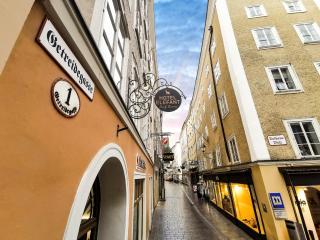 Hotel Elefant Family Business - 0