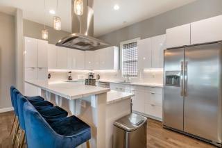 Fully-Furnished Townhouse with Luxury Amenities - 8