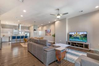 Fully-Furnished Townhouse with Luxury Amenities - 5