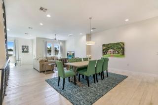 New Construction Townhouse Near City Hot Spots - 7