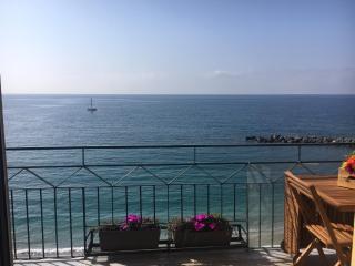 CinqueTerreBlu LungoMareNostro - Monterosso al Mare - 1