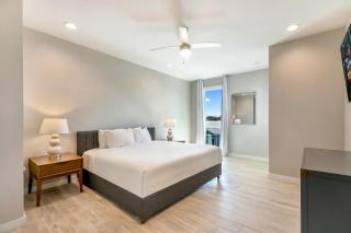 Stunning Living Near City Attractions - New Orleans - 7