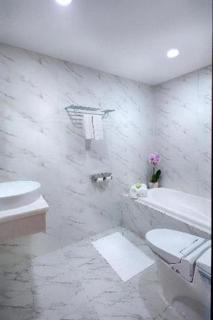 Happy Life Grand Hotel & Rooftop Skybar - Ho Chi Minh City - 6
