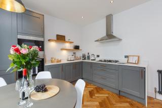 Dollar Apartments-41 Bridge Street - Dollar - 3