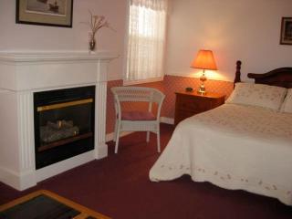 Canterbury Inn - Niagara on the Lake - 1