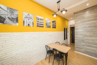 Miskevycha Square Apartment- 2 minutes to the Opera House and Market Square - 2