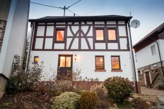 Haus Innerdorf gemütliches Ferienhaus im Taunus - Pohl - 0