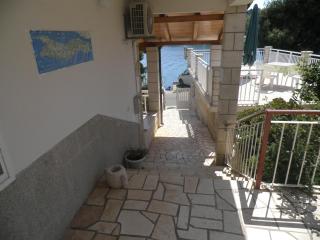 Apartments Holiday - Lumbarda - 1