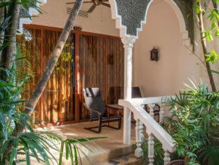 Tropica Bungalow Beach Hotel - 1