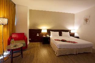 Golden Crown Grand Hotel - 2