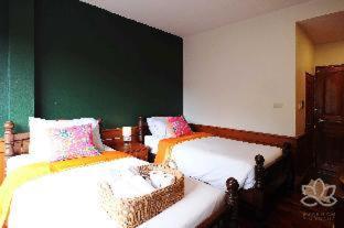 Buakham Rim Khong บัวคำริมโขง - 2