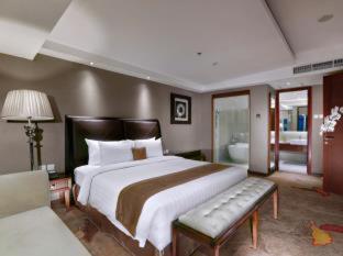 The Alana Yogyakarta Hotel and Convention Center - 7