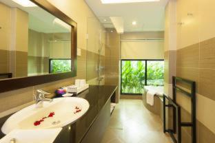 Famiana Resort & Spa - Breakfast is served as Brunch 6AM30 to 1PM - 3
