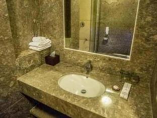 Crown Victoria Hotel Tulungagung - Tulungagung - 4
