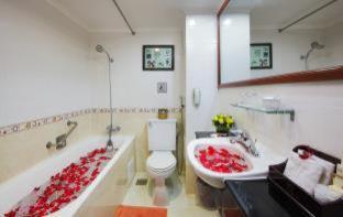 Royal Hotel Saigon - 1