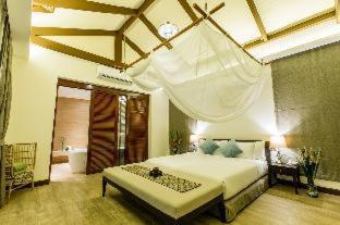 Triple Tree Beach Resort - 9
