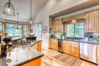 Agate Road Retreat - Carnelian Bay - 2