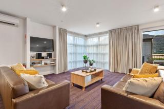 Lakefront Marina Apartment - 1