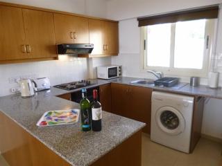 First floor 2 bedroom apartment, large balcony, amazing sea views, communal pool - Peyia - 7
