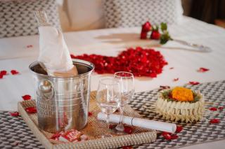 The Sender Pool Suites - 7