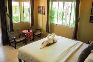 Lanta Castaway Beach Resort - 4