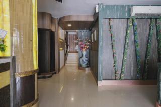 RedDoorz Plus near Pantai Coastarina 2 Batam - Batam Center - 5