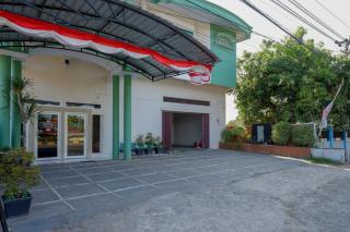 RedDoorz Syariah At Jalan Jenderal Sudirman Palopo - 1