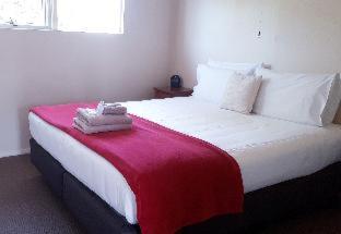 Edgewater Motel - 2