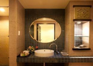 Woraburi Phuket Resort & Spa - SHA Plus - Strand Karon - 4