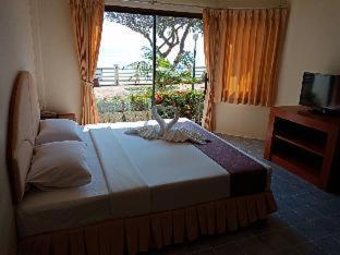 New Travel Beach Hotel & Resort - 5