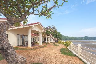 New Travel Beach Hotel & Resort - 3