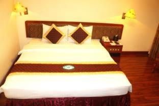 Central Hotel - 8