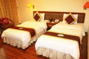 Central Hotel - 1