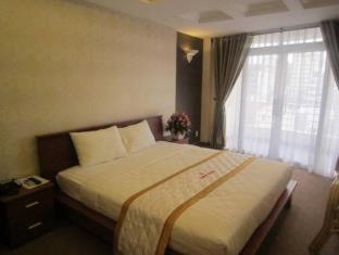 Ruby Hotel - 6
