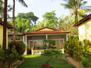Bamboo Cottages - 9