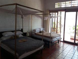 Bamboo Cottages - 6