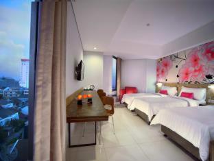 Aston Inn Pantai Losari Makassar - Makassar - 4