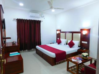 Hotel Sandra Palace - Thekkady - 2