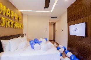 Queen Ann Hotel - 1