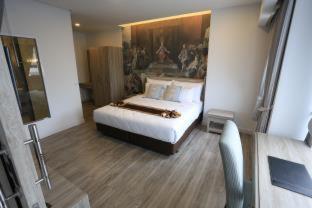 Bright Hotel - 5