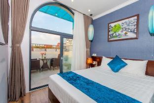 Bella Premier Hotel & Rooftop Skybar - 2