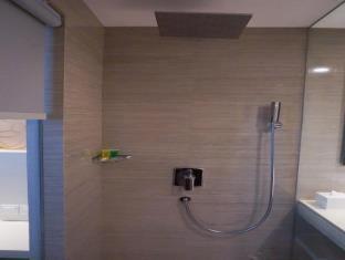 Platinum Adisucipto Hotel & Conference Center - Yogyakarta - 4