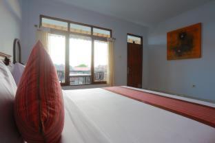 Warsa's Garden Bungalow and Spa - 1