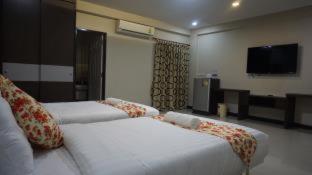 Gold Airport Suites - 4