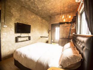 Bed Loft Cafe - 9