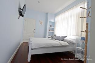 Lada House - 3