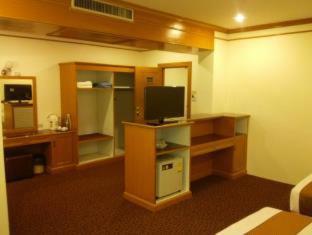 Merlin Grand Hotel - 3