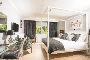 The Manor Hotel - 8
